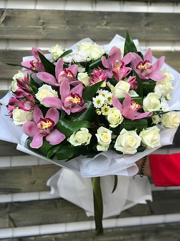 Букет цветов из: Розы и Хризантемы в Тонкино