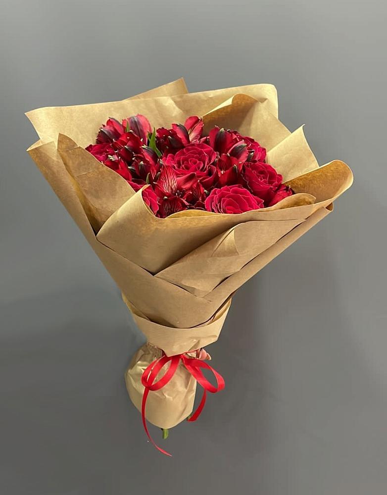 Букет цветов из: Альстромерии и Розы в Тонкино