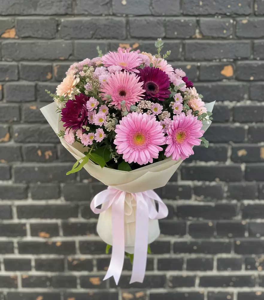 Букет цветов из: Герберы и Хризантемы в Тонкино