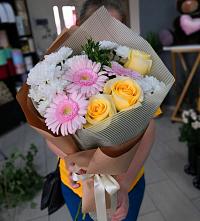 Букет цветов из:  Герберы, Розы и Хризантемы в Тонкино