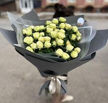 Букет Белые кустовые розы Солинеро в Тонкино
