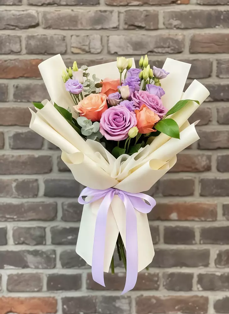 Букет цветов из: Лизиантусы и Розы в Тонкино