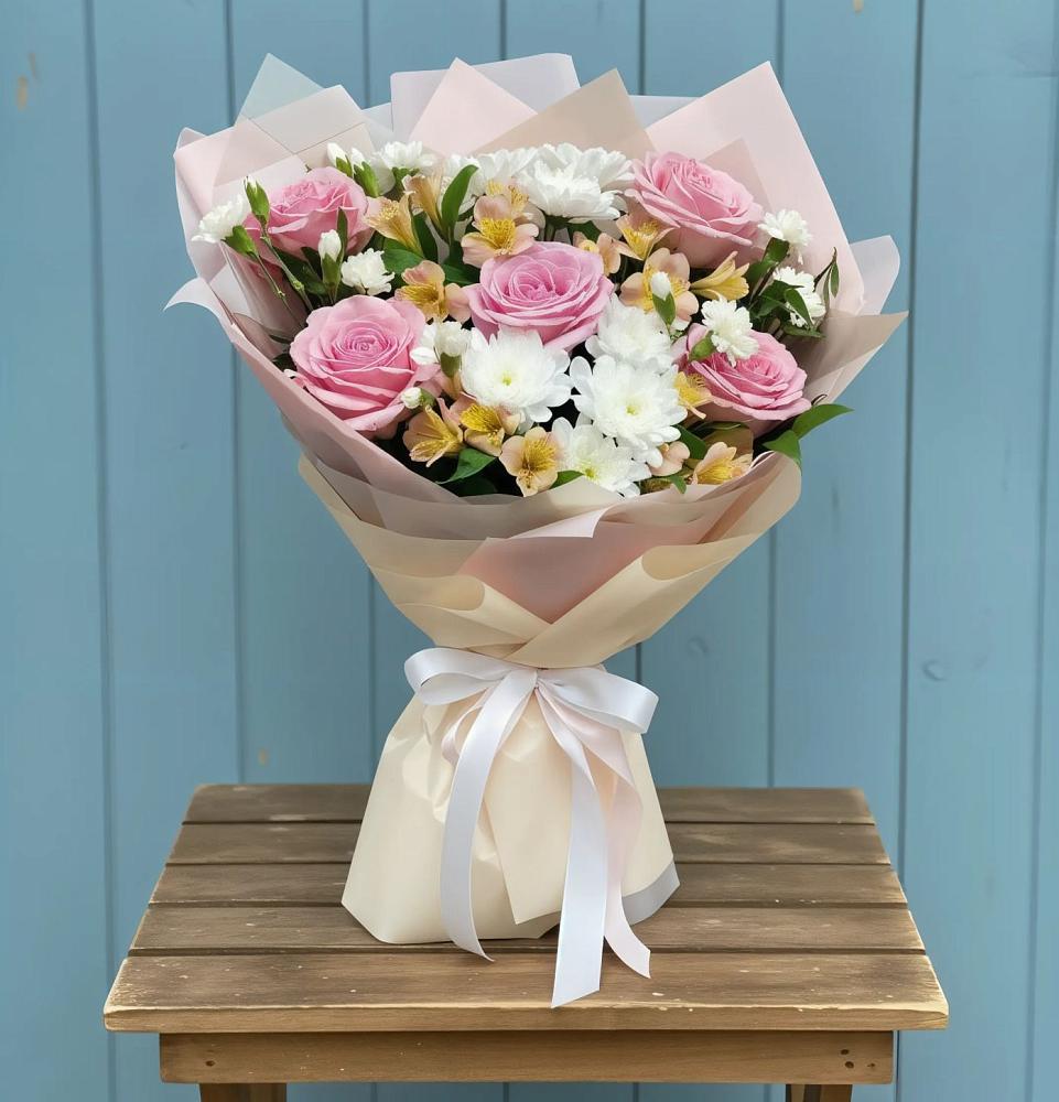 Букет цветов из: Гвоздики, Орхидеи и Розы в Тонкино